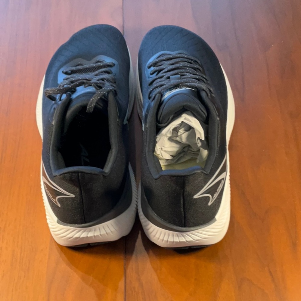 Altra Experience Form Stability Sample - Picture 3 of 4